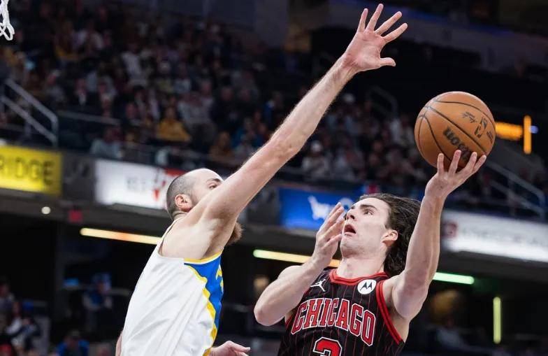 西亚卡姆连续三场比赛得分超过大胜马赛围绕德国杯复出首秀，连对手都承认：费德勒连续十场比赛得分超过夺冠的简单介绍